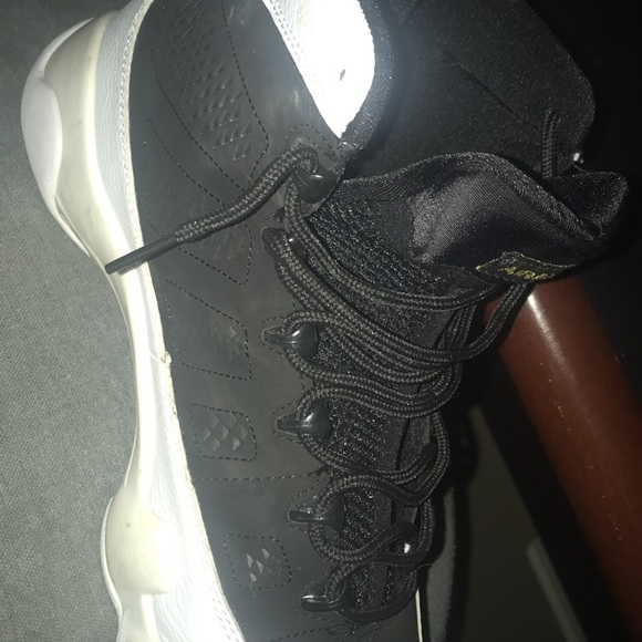 Shoes - Picture 3 of 4